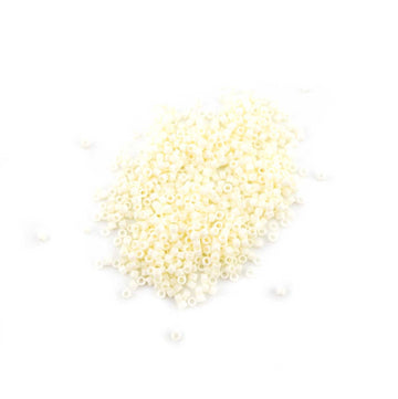 DB2401- 11/0 Opaque Light Buttercream