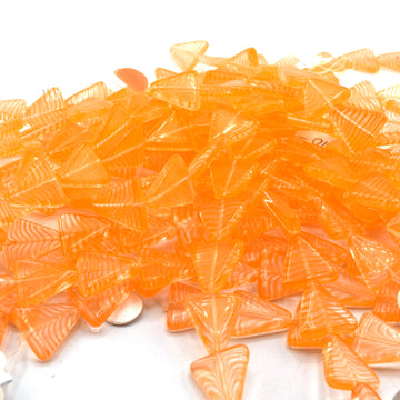 beadshopSTUDIO Vintage Glass Large Crystal/Orange Arrowhead