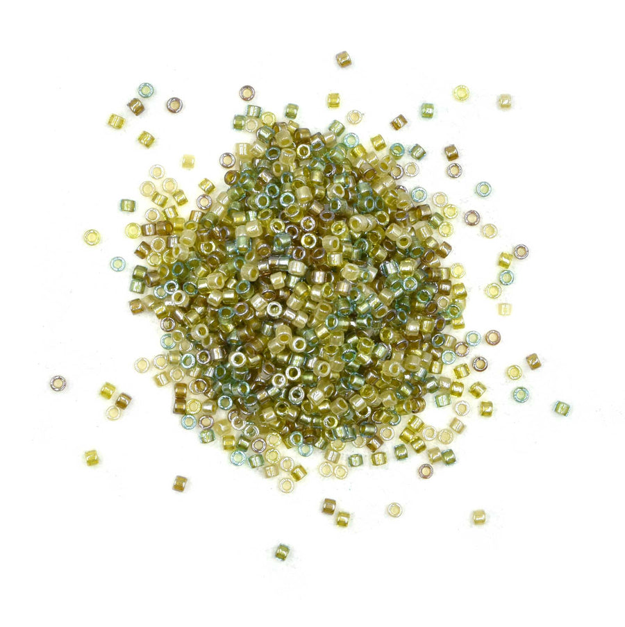 DB0989- 11/0 Sparkling Lined Camouflage Mix