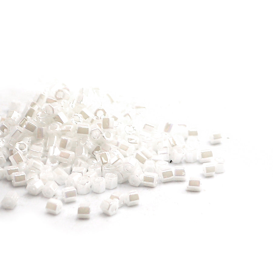 8C-528 White Pearl Ceylon