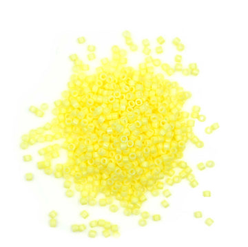 DB2101- 11/0 Duracoat Light Lemon