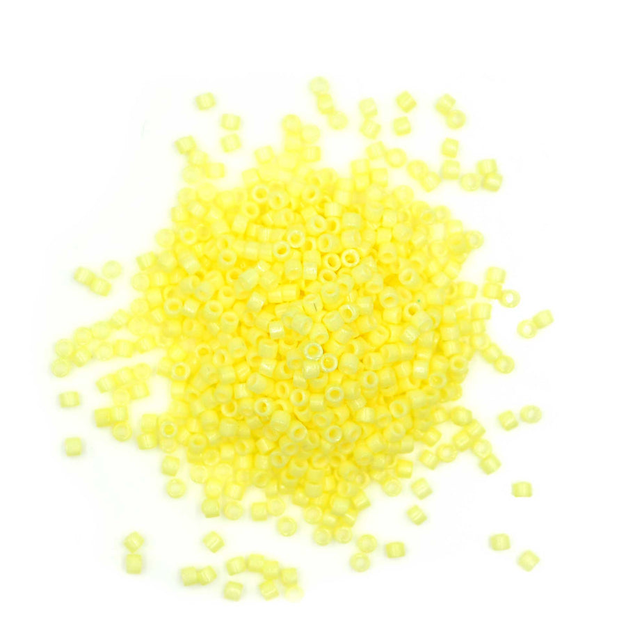 DB2101- 11/0 Duracoat Light Lemon